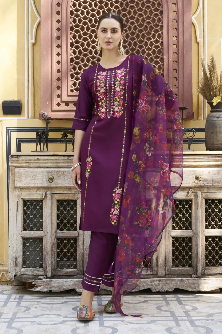 Kavya Women Kurta and Pant Sets Viscose Rayon Fabric | VICORA
