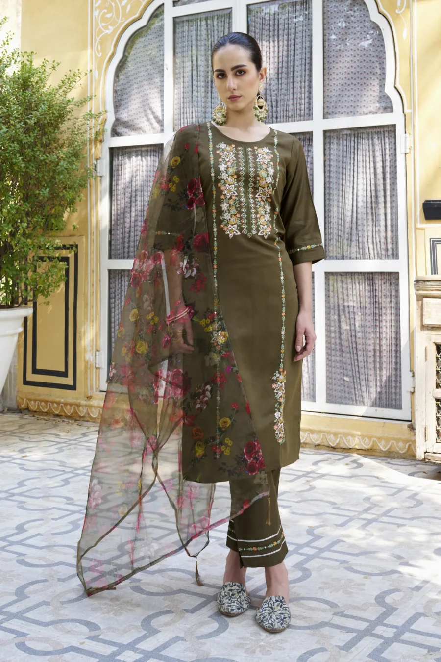 Anvika Women Kurta and Pant Sets Viscose Rayon Fabric | VICORA