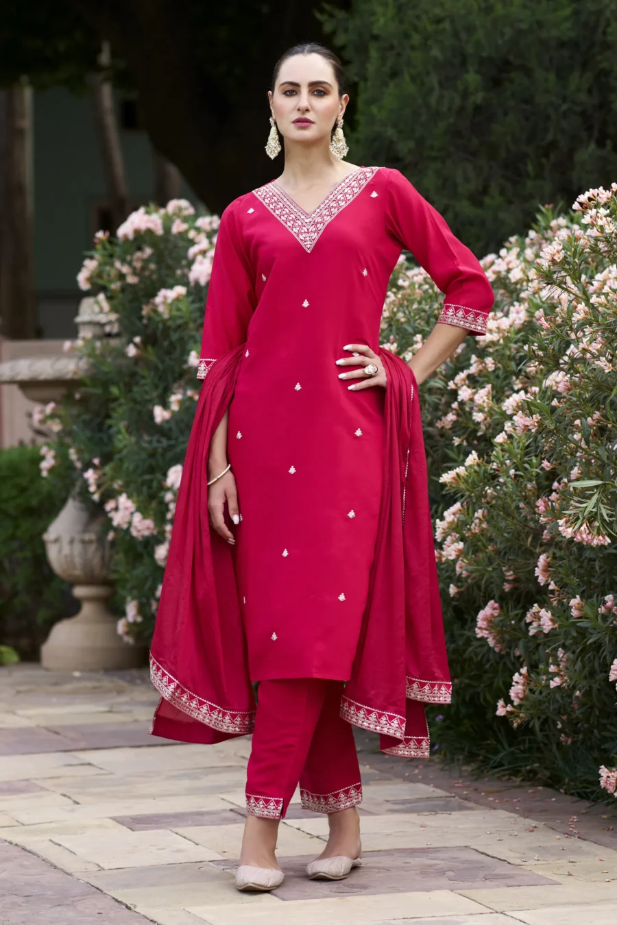 Roohani Women Kurta and Pant Sets Silk Blend Fabric | VICORA