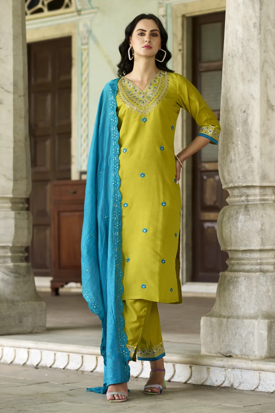 Chandni Women Kurta and Pant Sets Silk Blend Fabric | VICORA