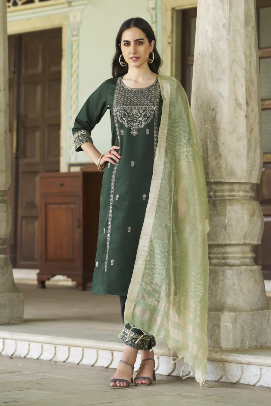 Raagini Women Kurta and Pant Sest Viscose Rayon | VICORA