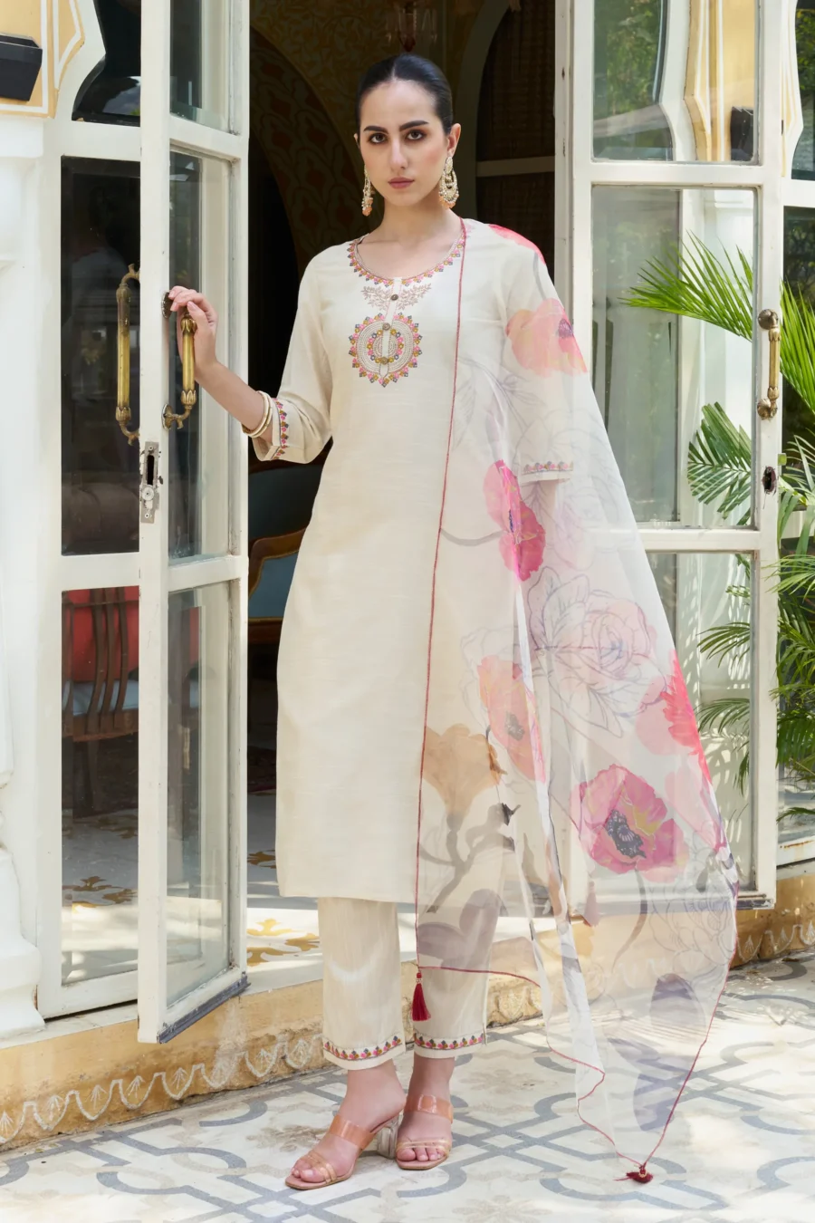 Pratha Women Kurta and Pant Sets Cotton Silk Fabric | VICORA