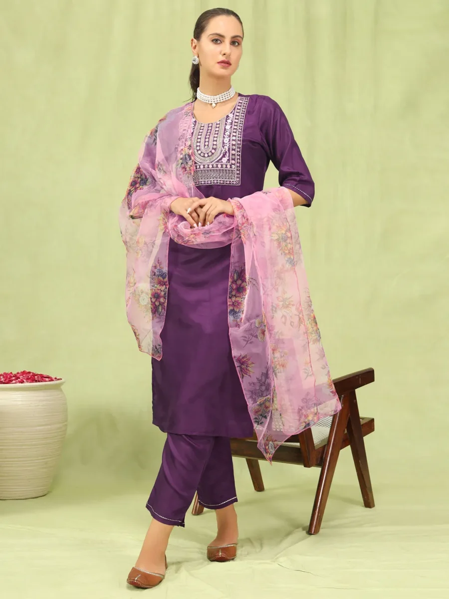 VredeVogel Women Kurta and Trousers Pant Set Silk Blend | VICORA