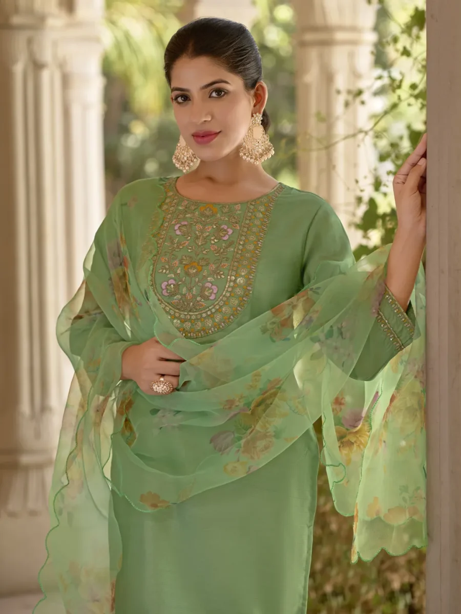 Niharika Women Kurta and Trousers Pant Set Silk Blend | VICORA