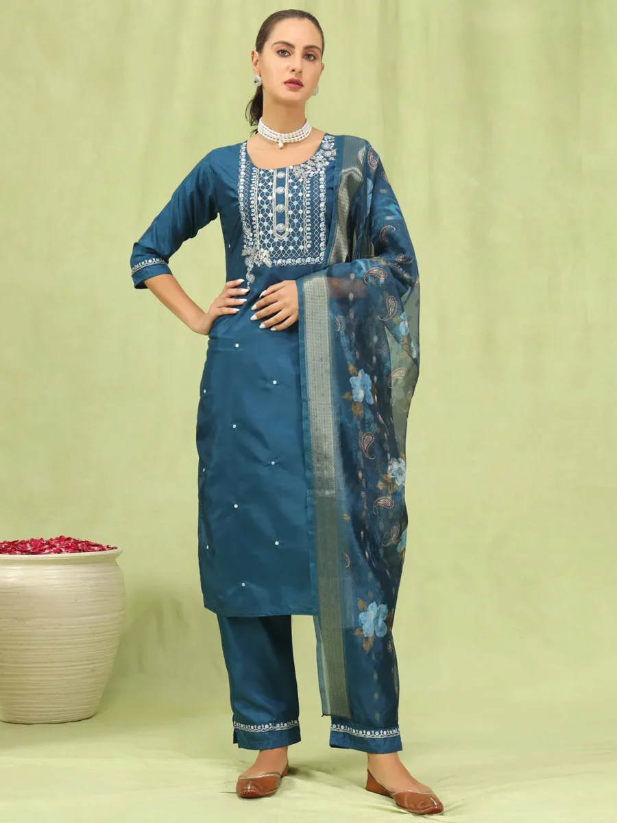 Bhairavi Women Kurta and Trousers Pant Set Silk Blend | VICORA