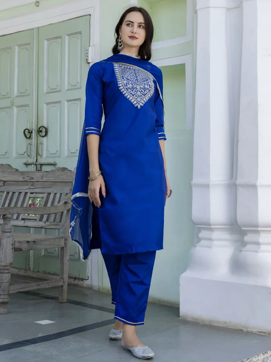 VredeVogel Women Kurta and Trousers Pant Set Silk Blend | VICORA