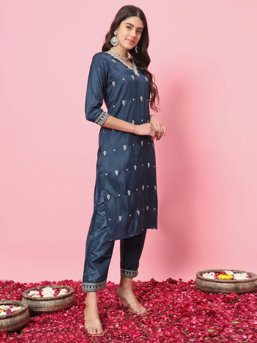Pushp Silk Blend Kurta and Trouser Set with Organza Dupatta | VICORA