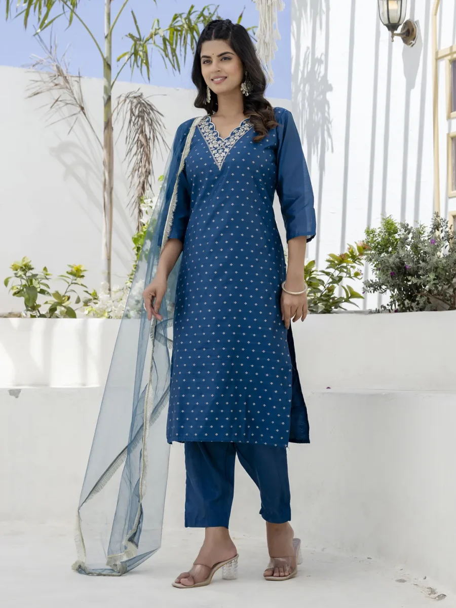Akriti Women Silk Blend Kurta Pant Dupatta Set | VICORA