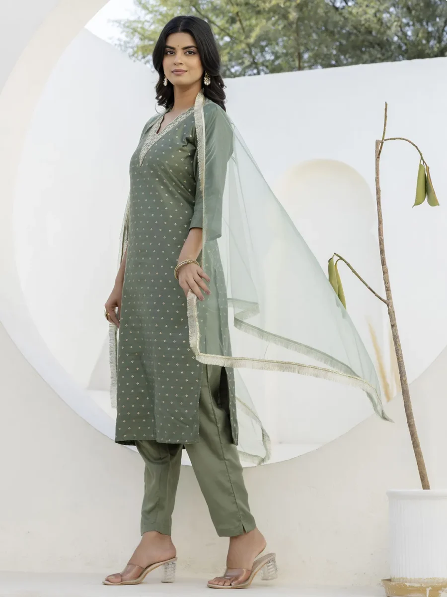 Akriti Women Silk Blend Kurta Pant Dupatta Set | VICORA