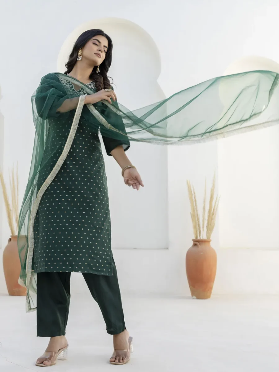 Akriti Women Silk Blend Kurta Pant Dupatta Set | VICORA