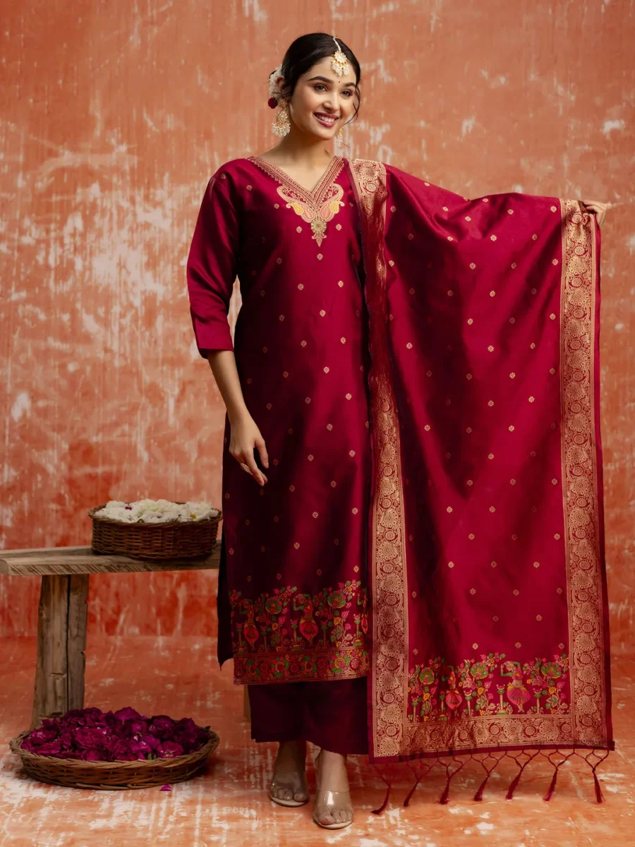 Padmavati Women Silk Blend Kurta Pant Dupatta Set | VICORA