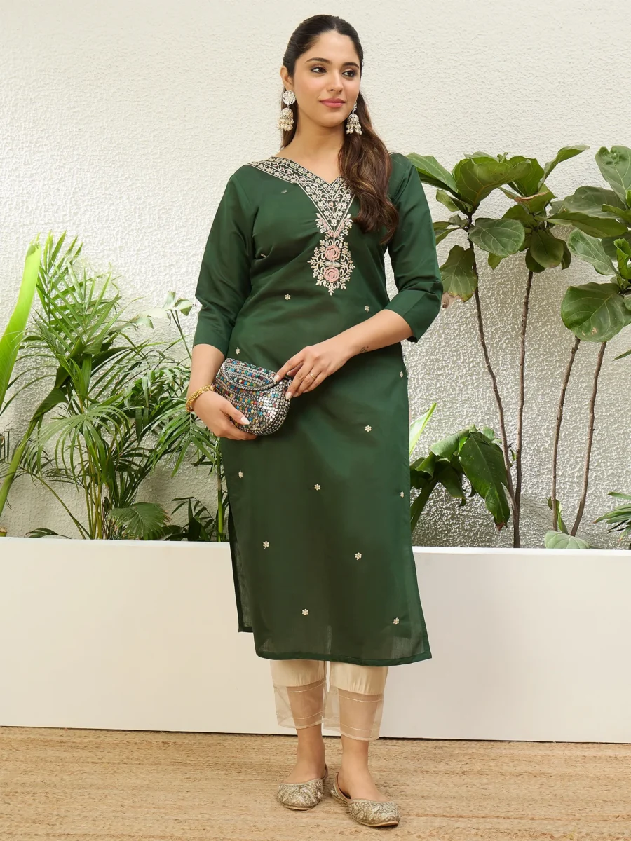 Buy Green Women Embroidered Silk Blend Straight Kurta Online | VICORA