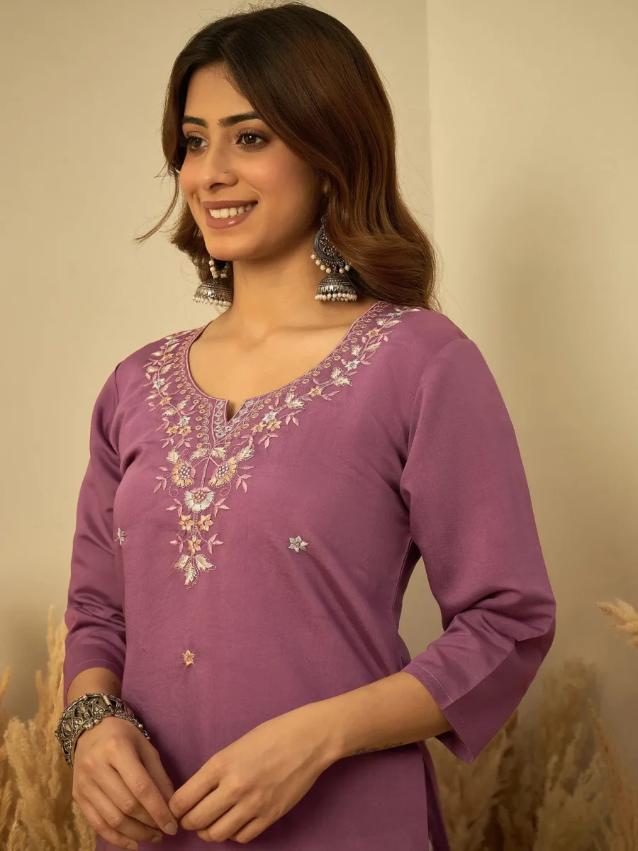 Buy Lavender Women Embroidered Silk Blend Straight Kurta Online | VICORA