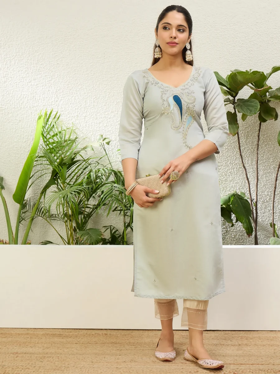 Buy Grey Women Embroidered Silk Blend Straight Kurta Online | VICORA