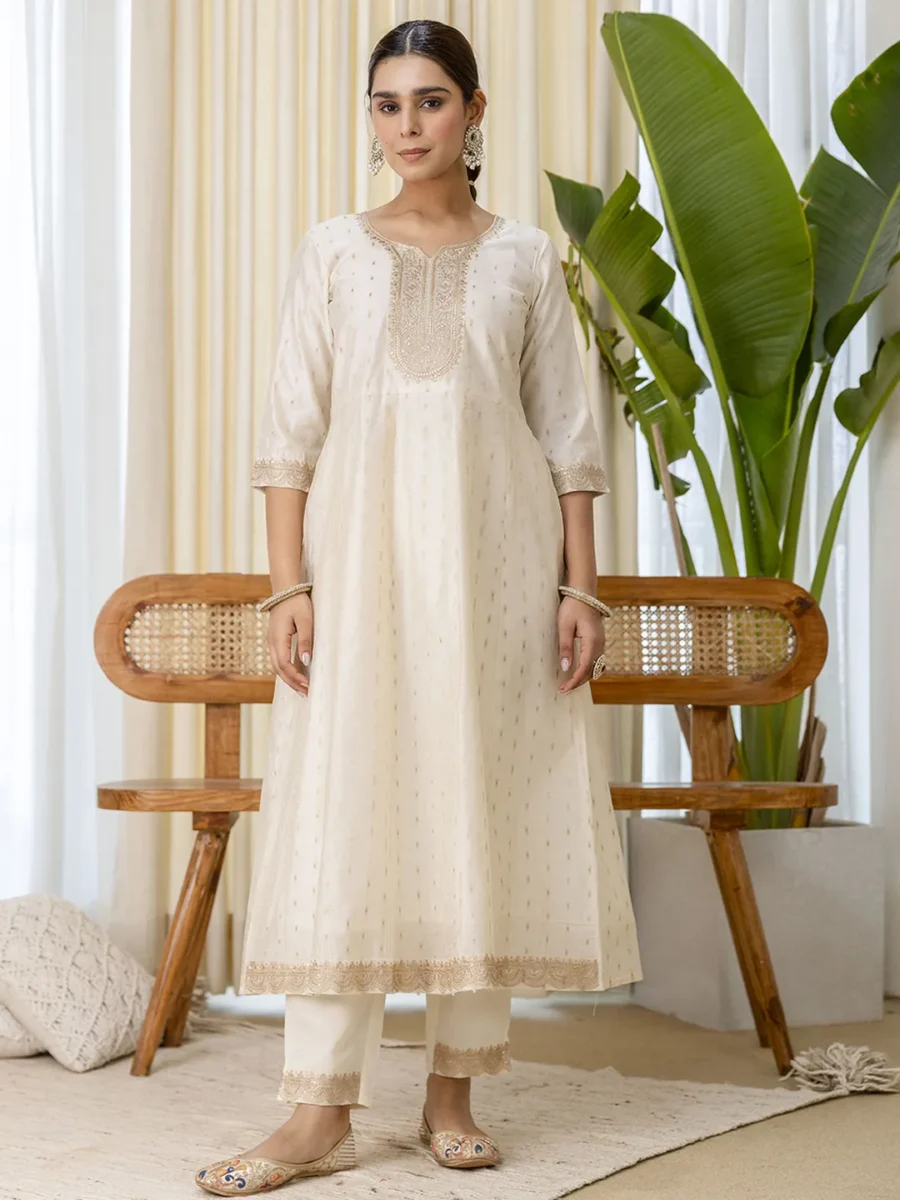 Buy Sattva White Embroidred Kurta Sets with Heavy thread Work Women Suits Online | VICORA